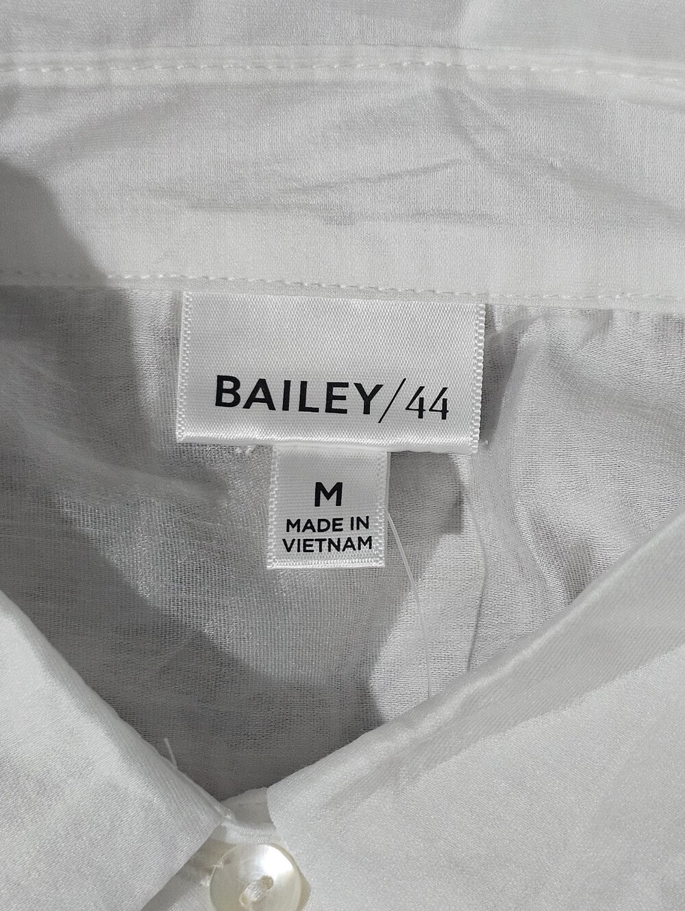 Bailey 44 High-Low Floral Button-Down Blouse—White with Pink Rose Print Size M - Picture 7 of 7